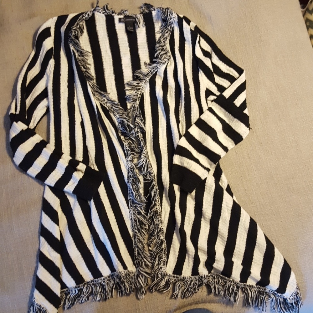 Black and white spring sweater